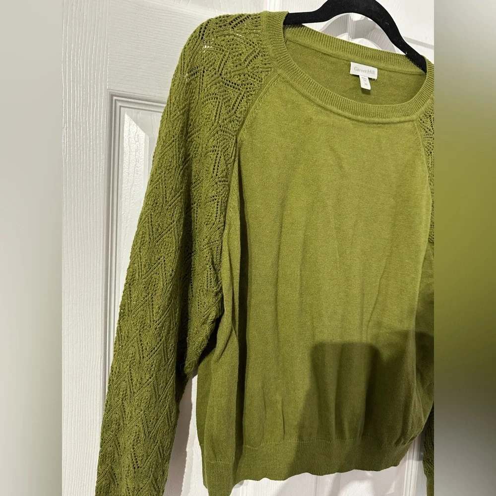 Garnet Hill Green Crew Neck Sweater with Cable Knit Sleeves (XS) - Picture 6 of 15